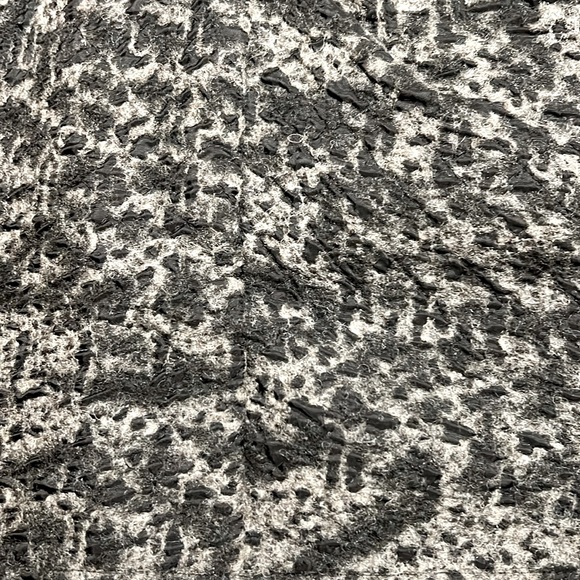 SIMON CHANG COAT. Black quilted with gray and black leopard color and inside. - Picture 7 of 10